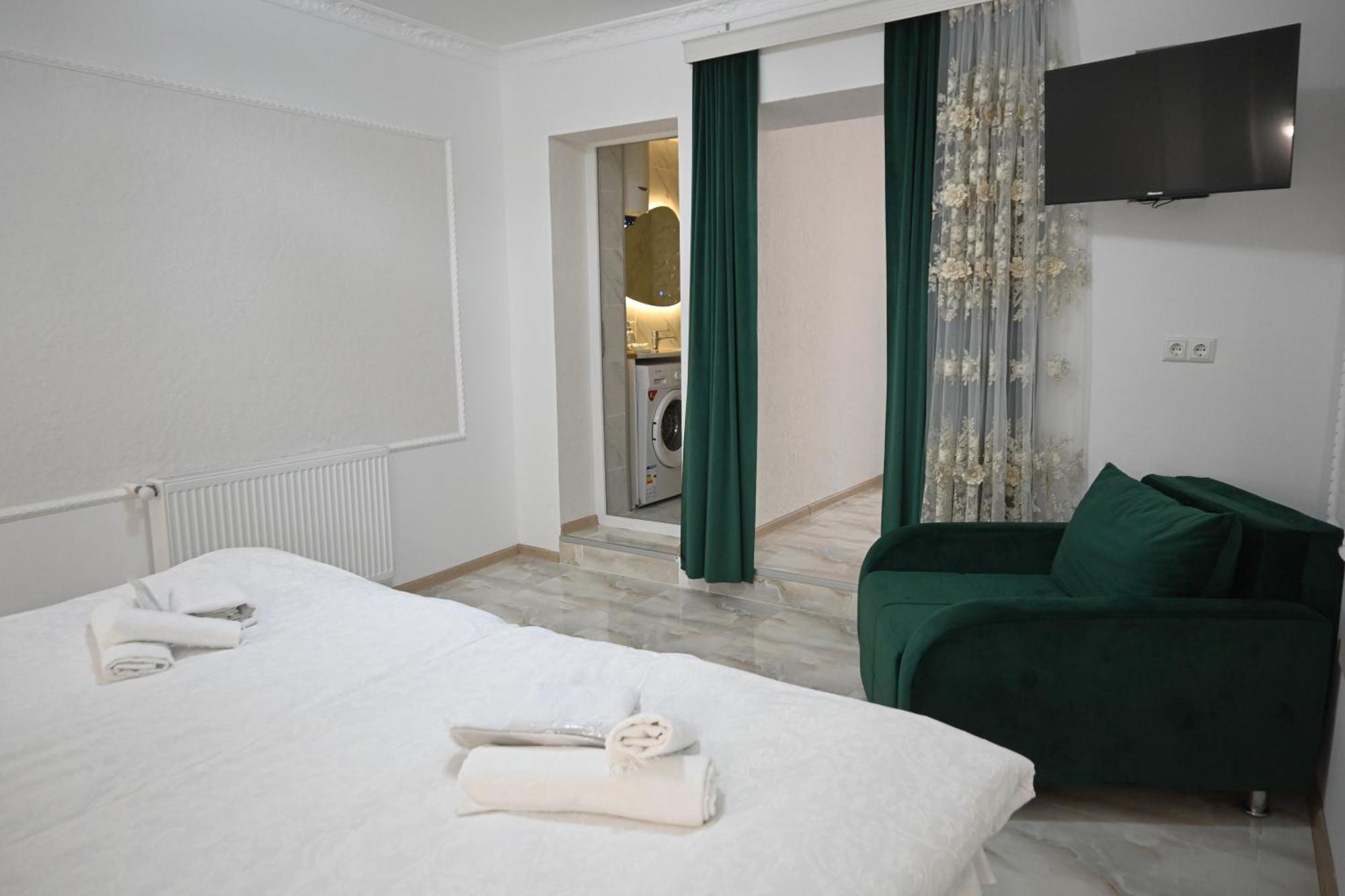 Jerusalem Merkaz Hotel คูทายสิ ภายนอก รูปภาพ